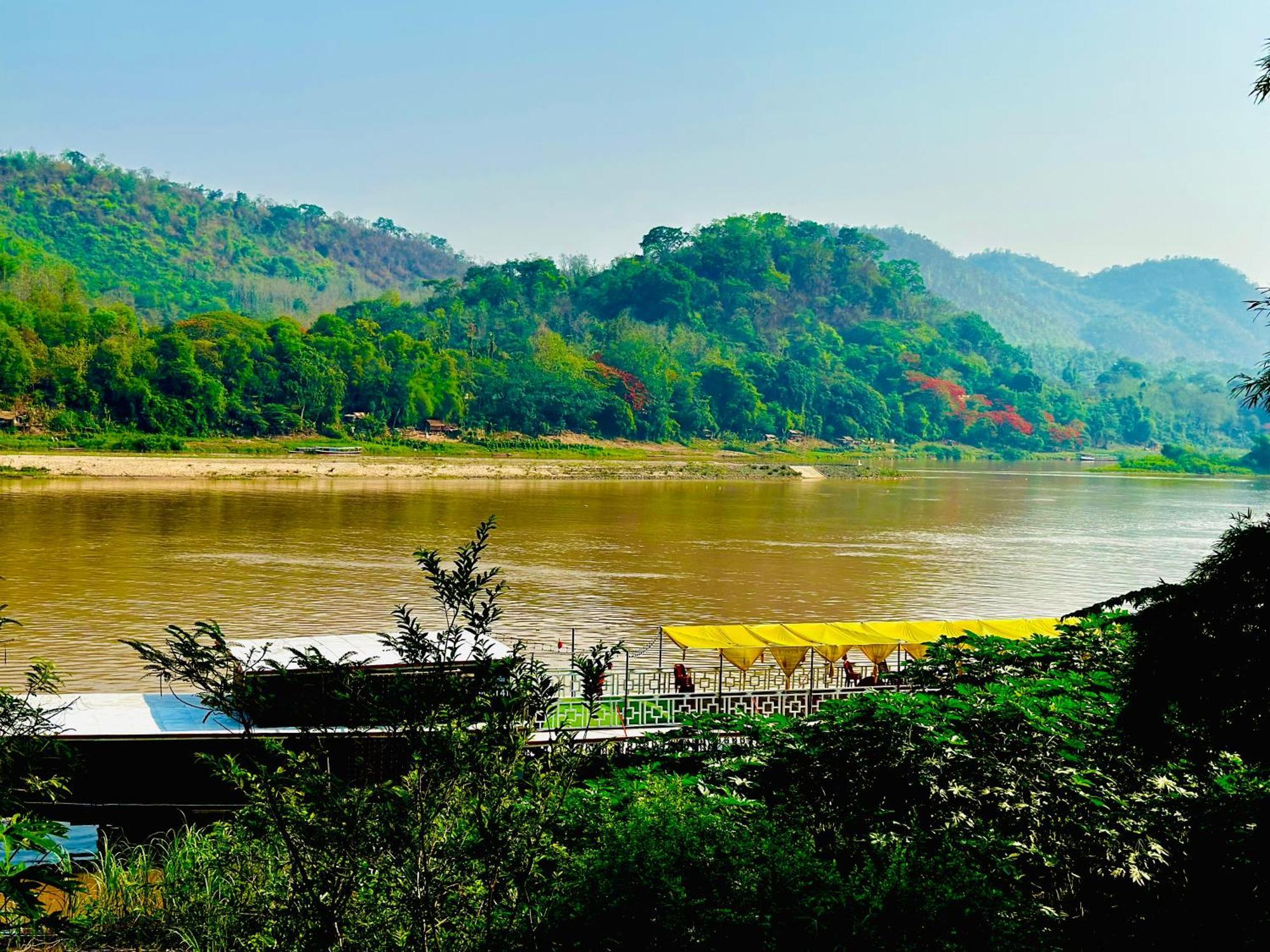 Villa Phonethip Mekong Riverside Luang Prabang Bagian luar foto